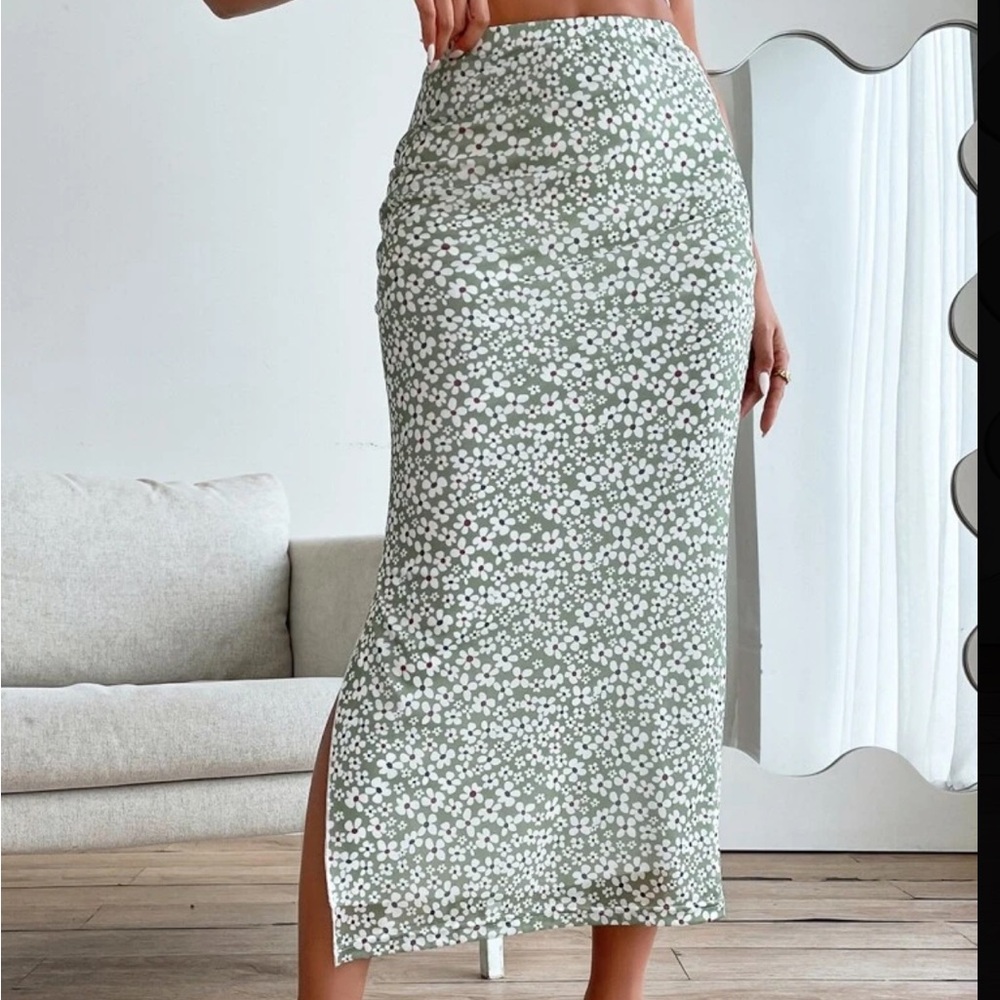 Women’s flower skirt